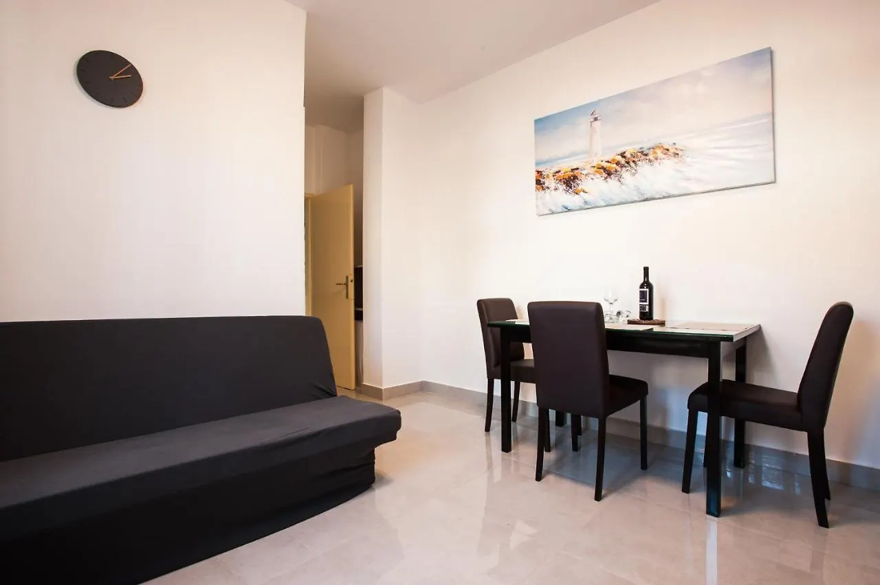 Apartments Aria Zadar 0*,  Kroatië